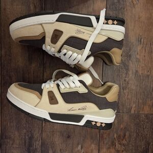 LV Trainer Sneakers Men Size US 9.5